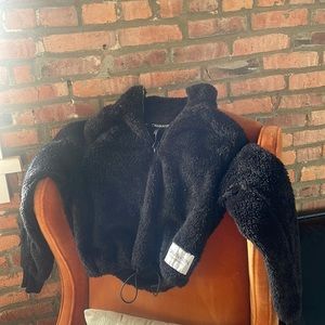 CALVIN KLEIN😍😍 black super soft teddy cropped pullover! Size medium